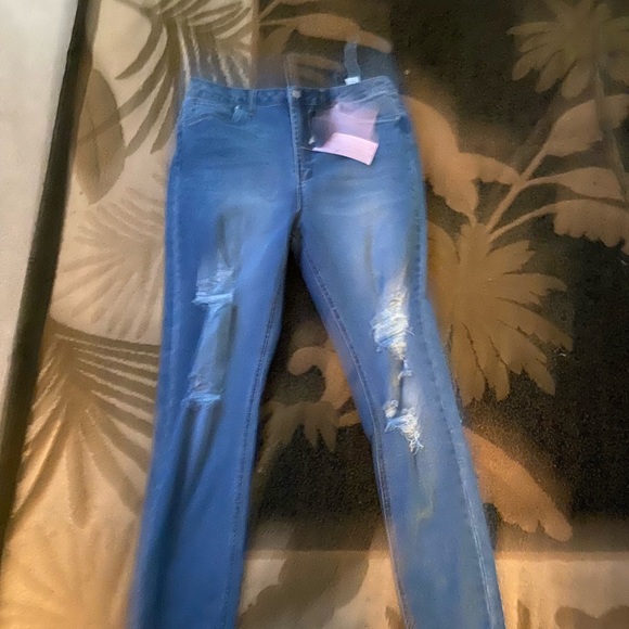 charlotte russe ripped jeans - Picture 2 of 2